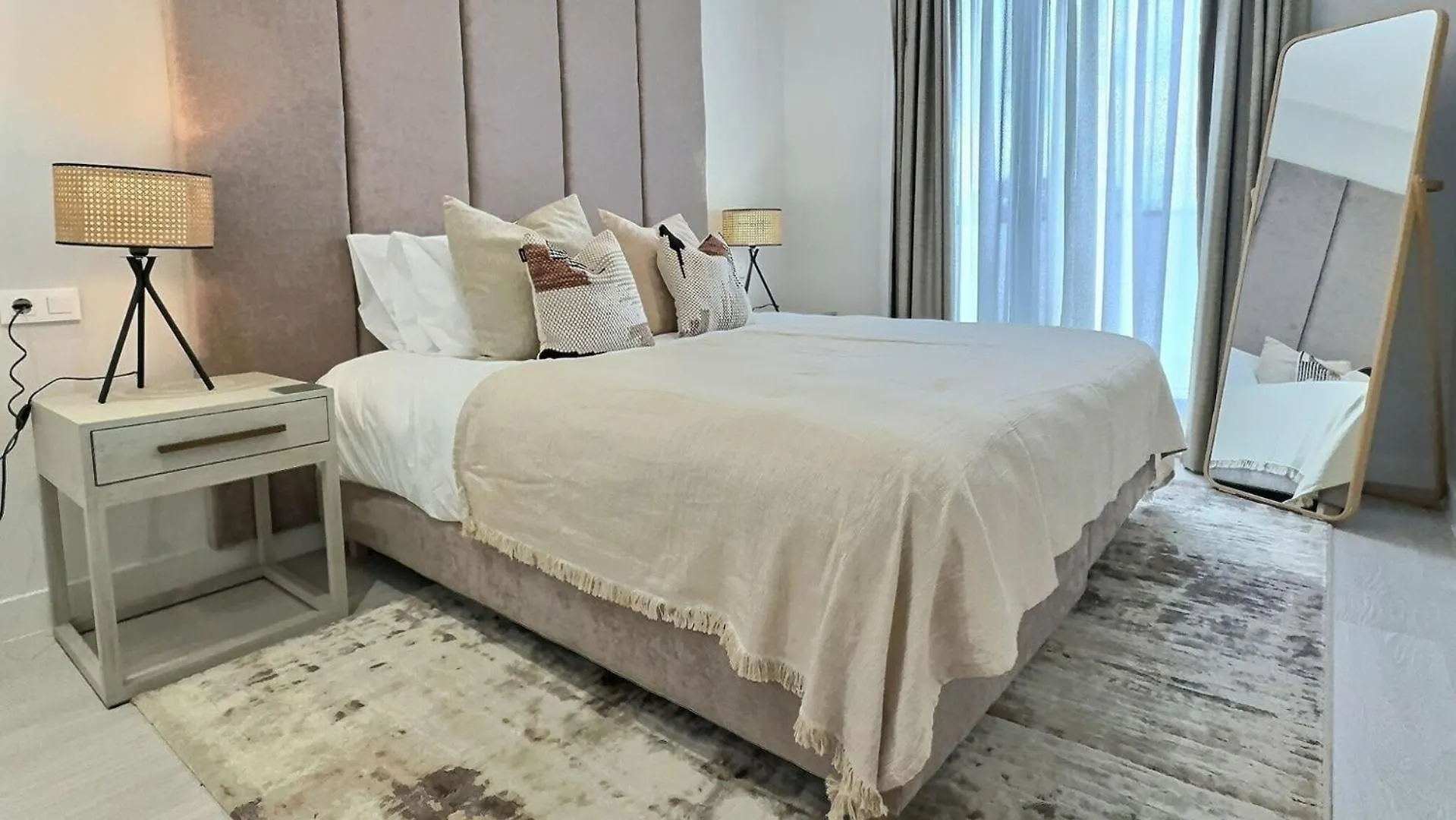 Holiday home Experience Luxury In This Stunning Three-Bedroom Modern Townhouse Frontline To The San Roque Golf