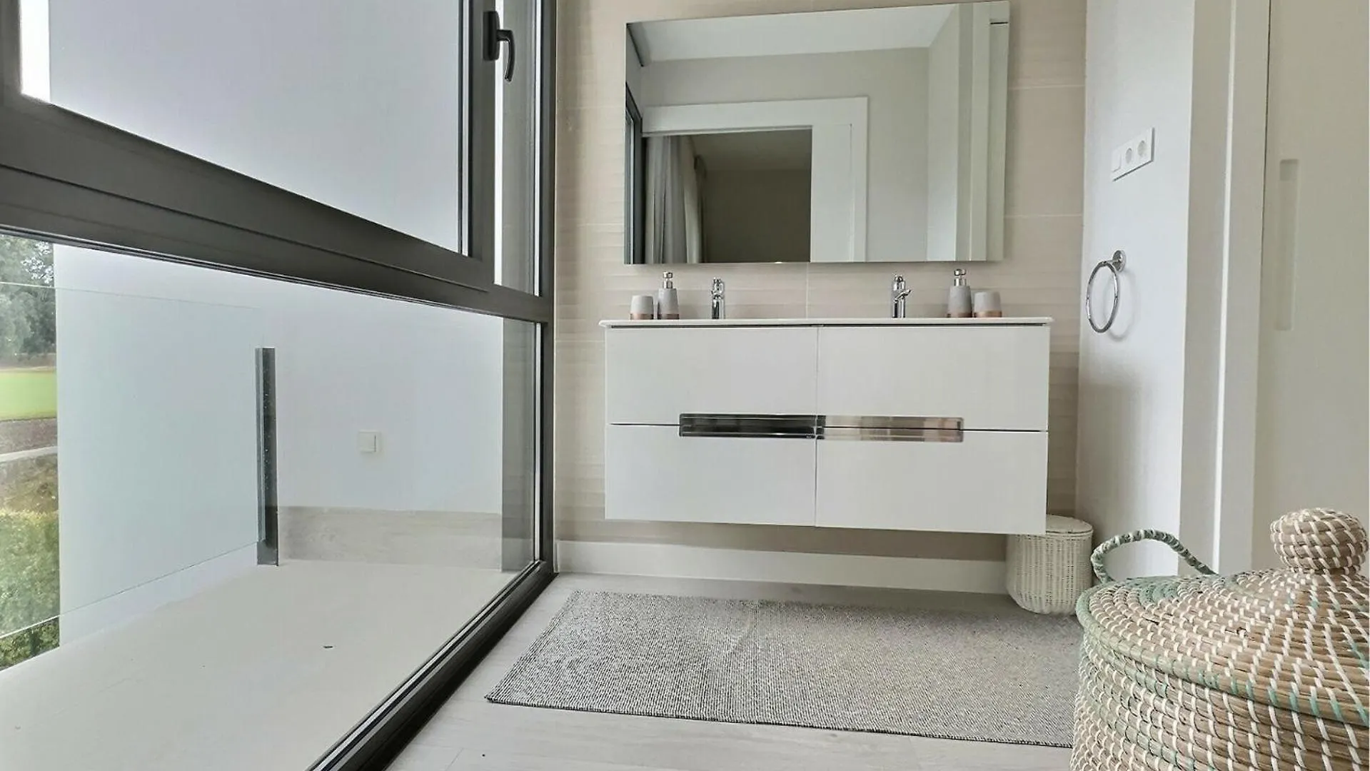 Experience Luxury In This Stunning Three-Bedroom Modern Townhouse Frontline To The San Roque Golf