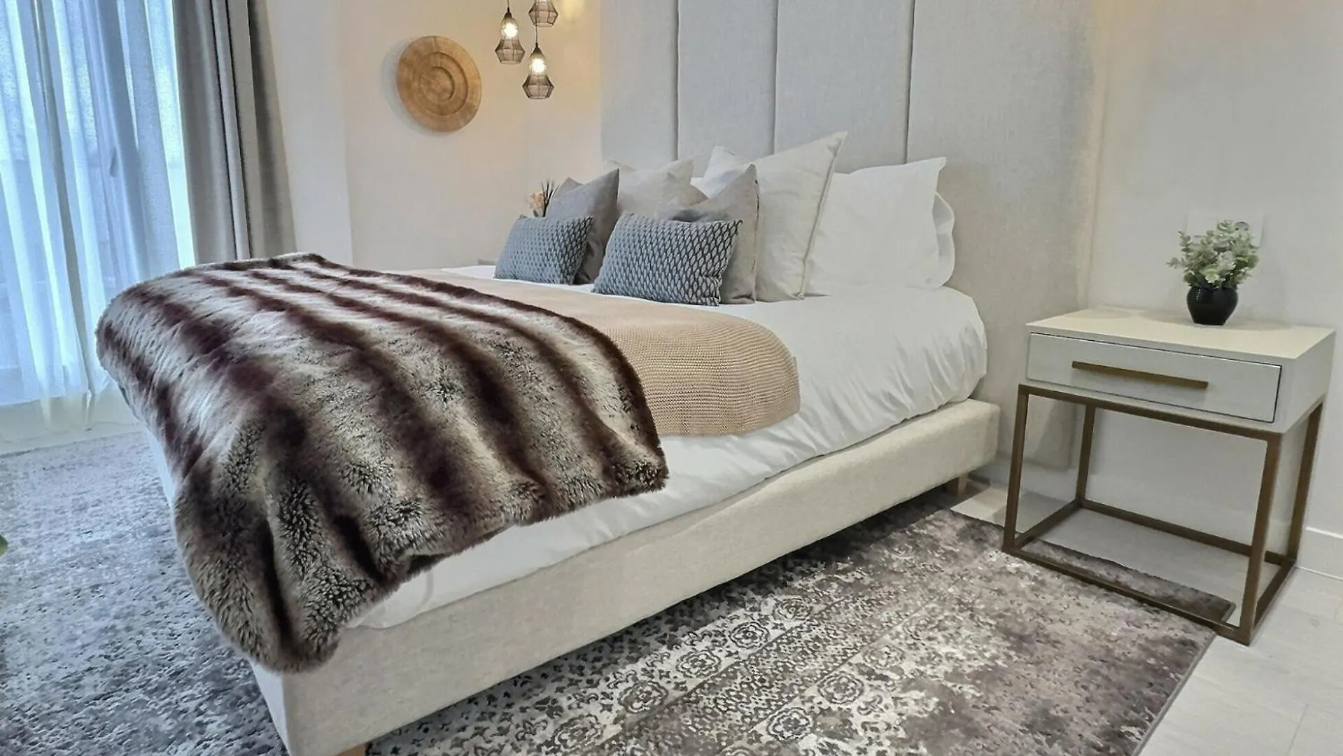 Holiday home Experience Luxury In This Stunning Three-Bedroom Modern Townhouse Frontline To The San Roque Golf