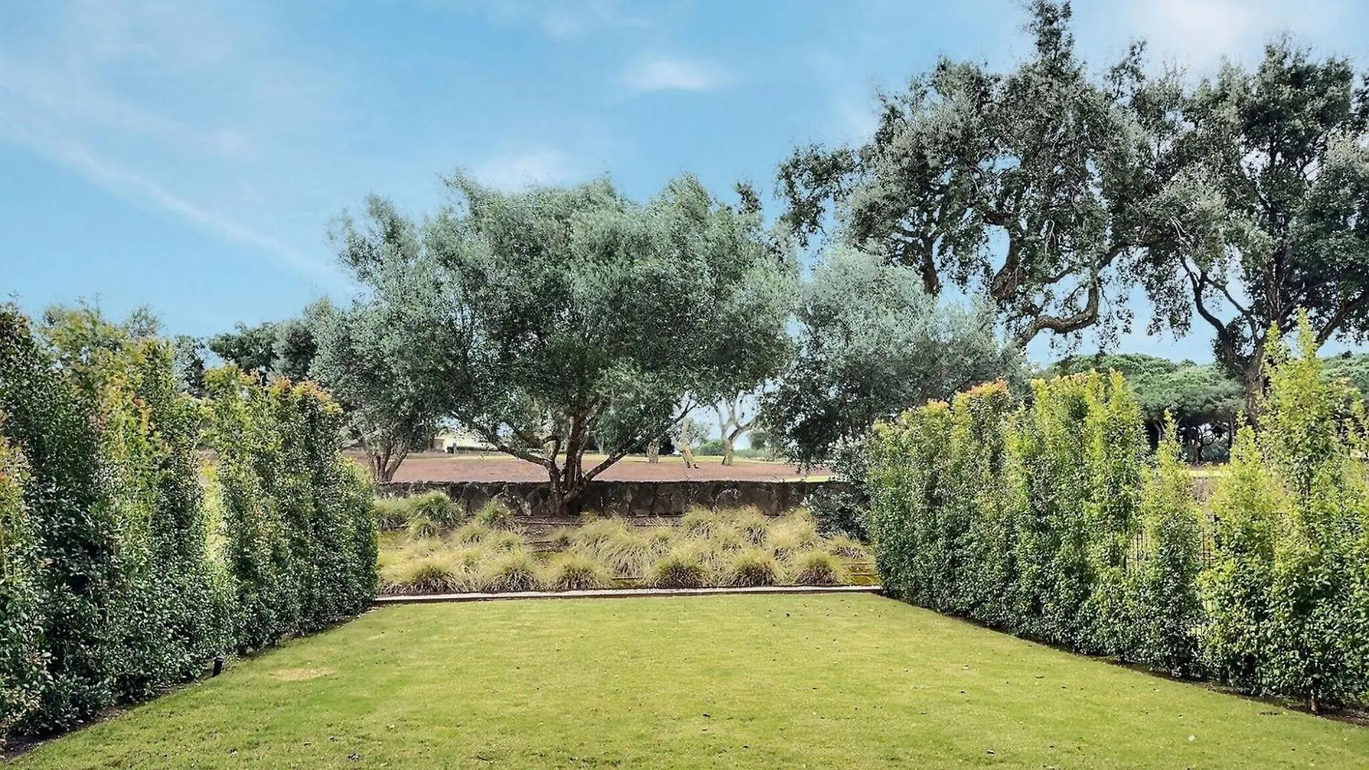 Experience Luxury In This Stunning Three-Bedroom Modern Townhouse Frontline To The San Roque Golf 0*, San Roque (Andalucia)